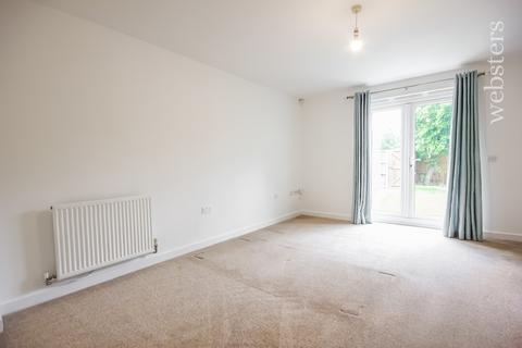2 bedroom end of terrace house to rent, Solario Road, Norwich NR8