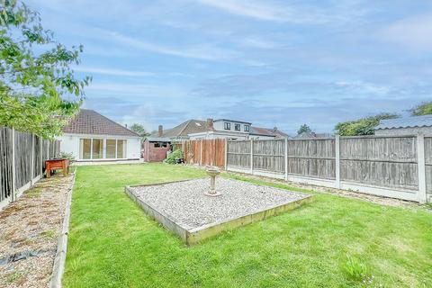 2 bedroom semi-detached bungalow for sale, Plumberow Avenue, Hockley