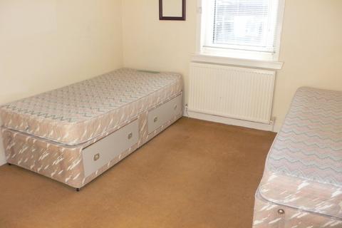 2 bedroom flat to rent, Colquhoun Street, Stirling FK7