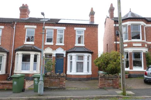 3 bedroom end of terrace house to rent, The Hill Avenue, Worcester