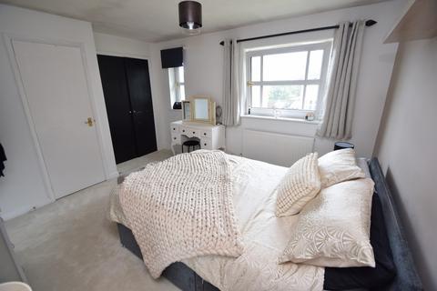 6 Straw View, Bradford, BD10 8WY