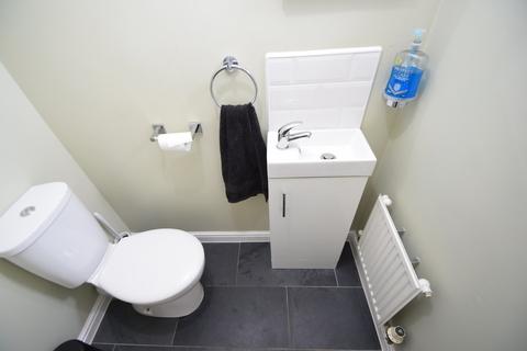 6 Straw View, Bradford, BD10 8WY