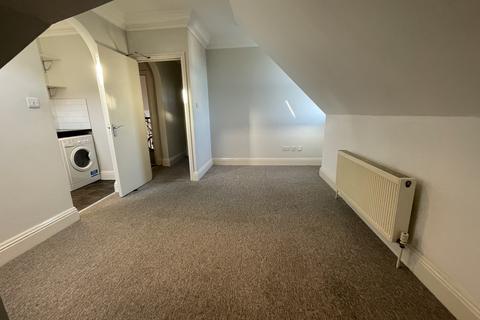 1 bedroom apartment to rent, Norwich Avenue West