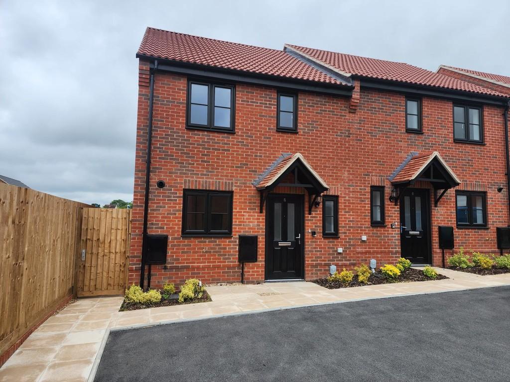 Hadleigh, Ipswich 2 bed semidetached house for sale £116,000