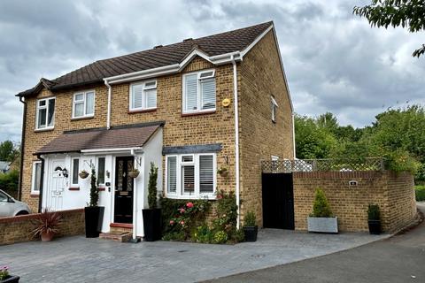 3 bedroom semi-detached house for sale, Claydon Drive, Beddington