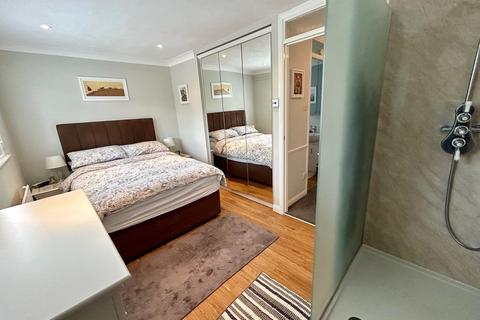 6 Claydon Drive, Croydon, CR0 4QX