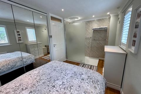 6 Claydon Drive, Croydon, CR0 4QX