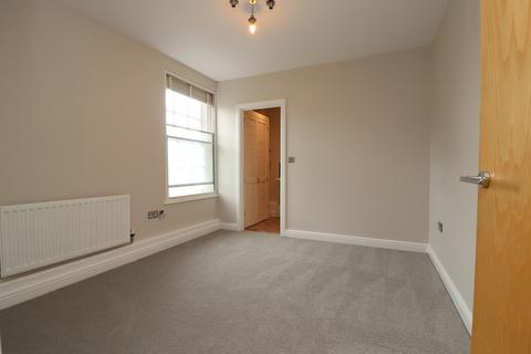 2 bedroom apartment to rent, High Street, TONBRIDGE