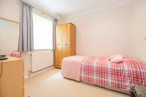 6 Mosyer Drive, Orpington, BR5 4PW