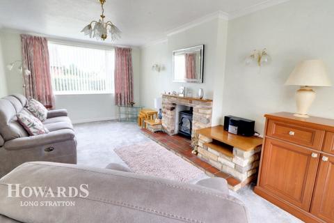 3 bedroom detached house for sale, Norwich Road, Stoke Holy Cross