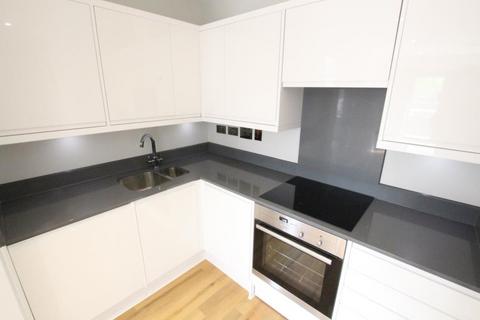 1 bedroom apartment to rent, Lavender Park Road, West Byfleet KT14
