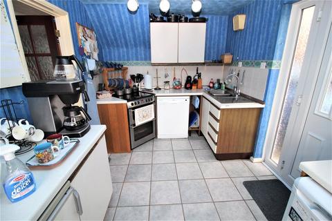 6 Fieldfare, Swindon, SN3 5BE