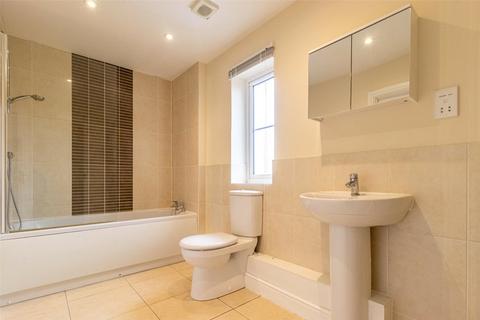 2 bedroom detached house for sale, Station Approach, Swindon SN1