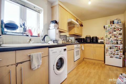 2 bedroom property to rent, Padstow Road, Swindon SN2