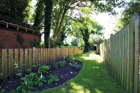 51 Carter Street, Uttoxeter, ST14 8EY