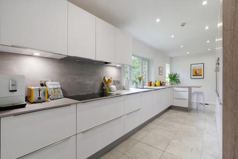 3 Dore Road, Sheffield, S17 3NA
