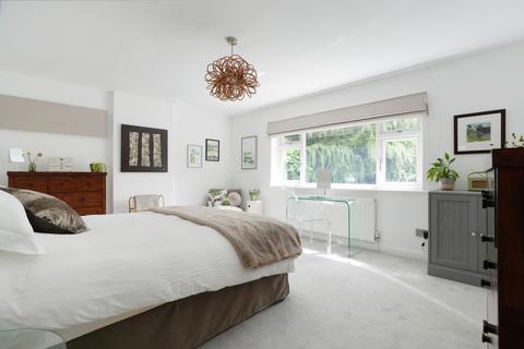 3 Dore Road, Sheffield, S17 3NA