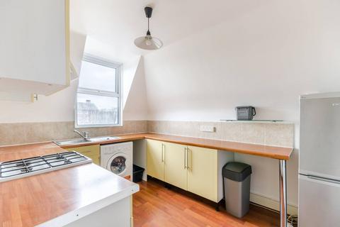 3 bedroom flat to rent, Coldharbour Lane, Brixton, London, SE5