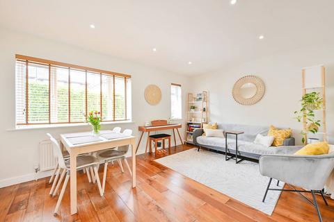 21 Faraday Road, London, W3 6JB