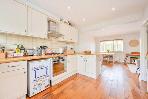 21 Faraday Road, London, W3 6JB
