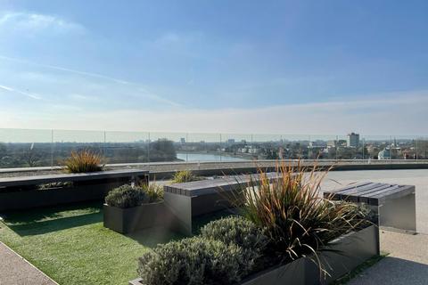 1 bedroom flat for sale, Queens Wharf, 2 Crisp Road, London