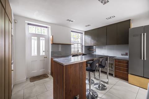 3 bedroom end of terrace house for sale, Halton Road, Islington, London