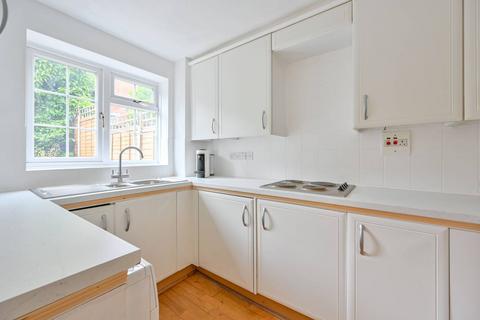 2 bedroom end of terrace house to rent, Lower Edgeborough Road, Guildford, GU1