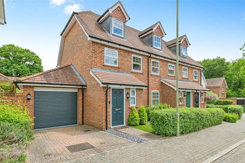 3 bedroom end of terrace house for sale, Barrowfields Close, Southampton SO30