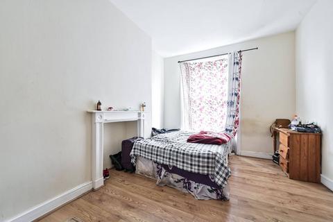 2 bedroom flat for sale, Malvern Road, Maida Hill, London, NW6
