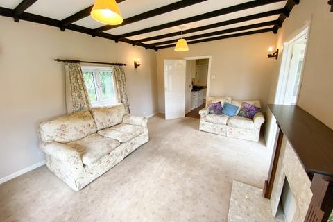 3 bedroom chalet for sale, Riverside, Staines-upon-Thames