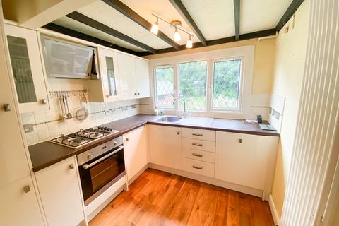 3 bedroom chalet for sale, Riverside, Staines-upon-Thames