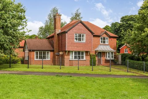 4 bedroom detached house for sale, Parkside Gardens, Winchester, SO22