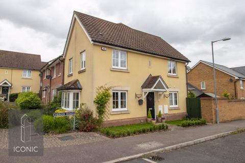 3 bedroom semi-detached house for sale, Heron Road, Norwich