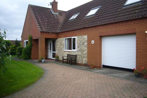 3 bedroom detached bungalow for sale, Back Lane, East Cowick, DN14 9HA