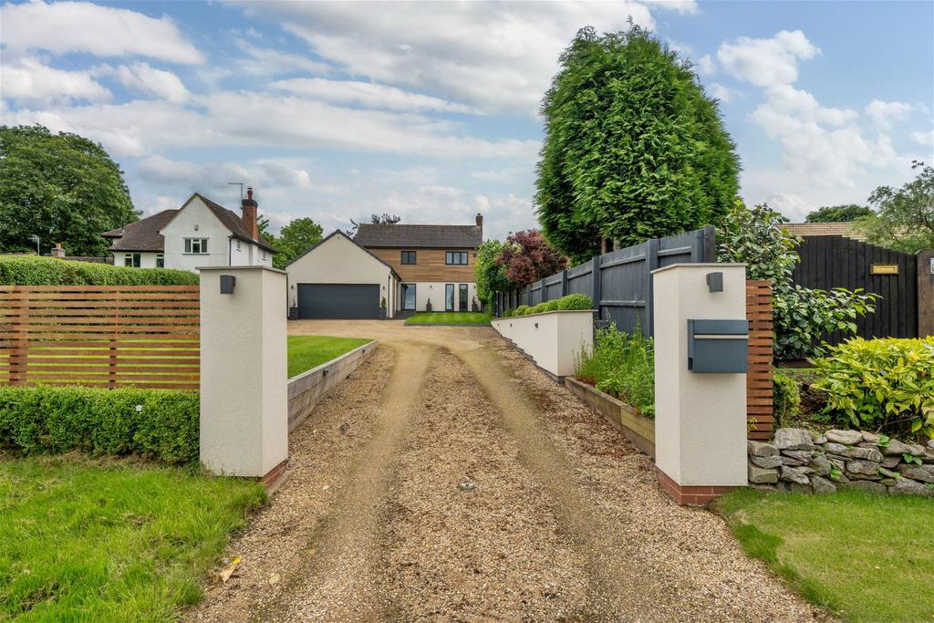 Desford Road, Kirby Muxloe 3 bed detached house for sale £595,000
