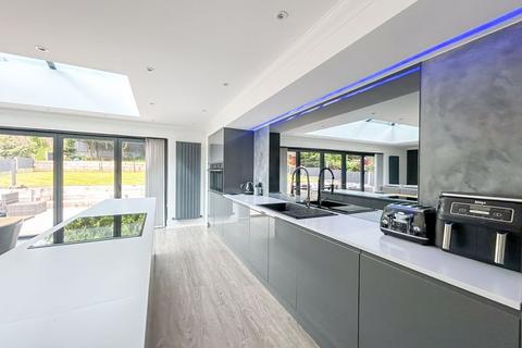 47 Valley Road, Sutton Coldfield, B74 2JF