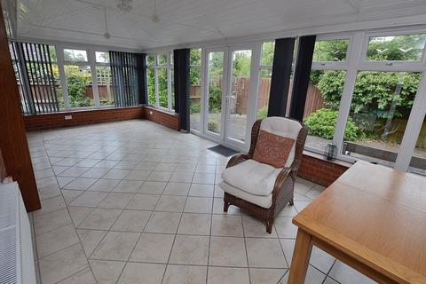 2 bedroom semi-detached bungalow for sale, 19 Kenmore Drive, Woodhall Spa