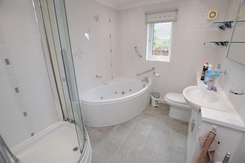 Bath/Shower Room