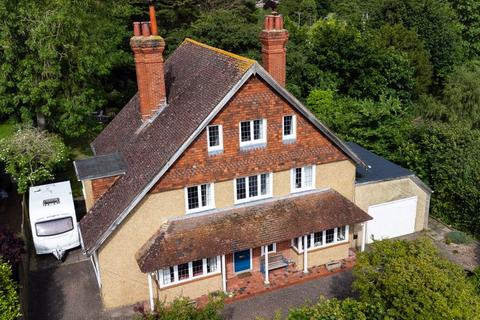 5 bedroom detached house for sale, Goring Road, Steyning