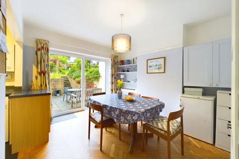 117 Banstead Road, Caterham, CR3 5QL