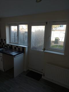 2 bedroom terraced house to rent, John Fletcher Close