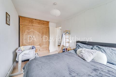 2 bedroom flat to rent, Gillespie Road, Highbury, London