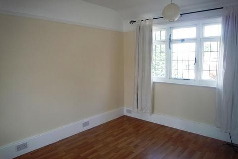 3 bedroom terraced house to rent, Alpine Avenue, Surbiton, KT5