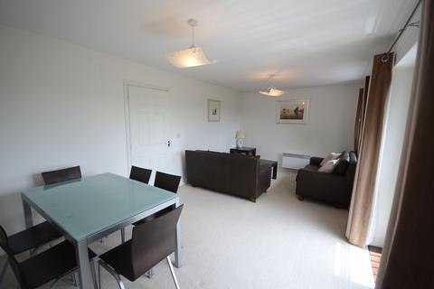 2 bedroom flat to rent, Meadow Way, Caversham