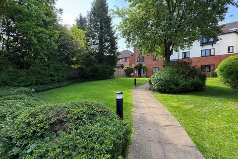1 bedroom ground floor flat for sale, St Georges Court, High Wycombe