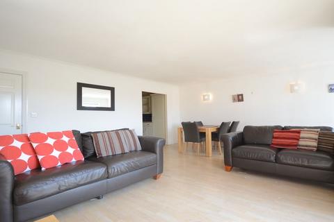 2 bedroom apartment to rent, Hunters Wharf