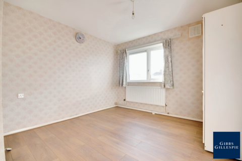 1 bedroom flat to rent, Howards Close, Pinner, Middlesex, HA5 3UQ