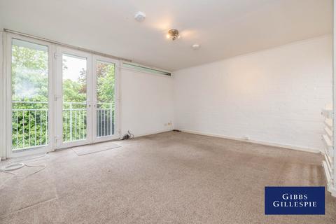 Leaf Close, Northwood, Middlesex, HA6 2YY