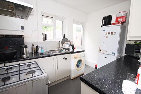 36 Clifton Road, Greenford, UB6 8SW