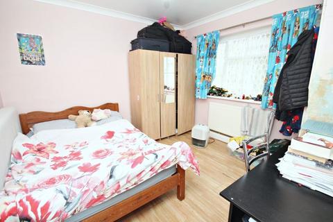 36 Clifton Road, Greenford, UB6 8SW